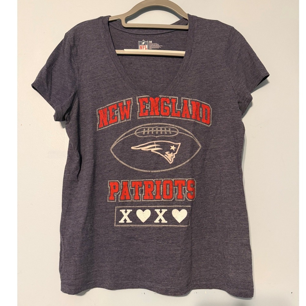 NFL New England Patriots Women's Medium V-Neck Graphic T-Shirt Navy Heather 0545